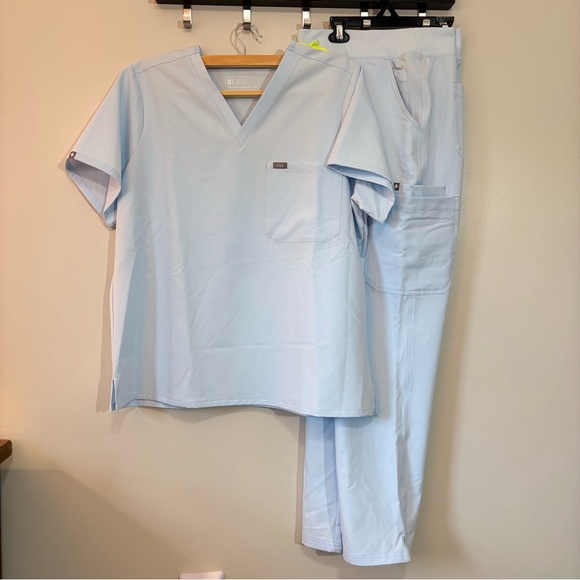 Figs Light Blue Scrub Set with Neon Accents, Technical Collection XXL - Picture 12 of 12